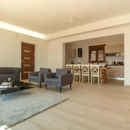 فيلة Enchanted Bay House