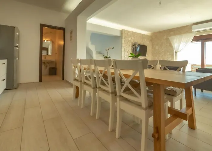 Enchanted Bay House Vlachata